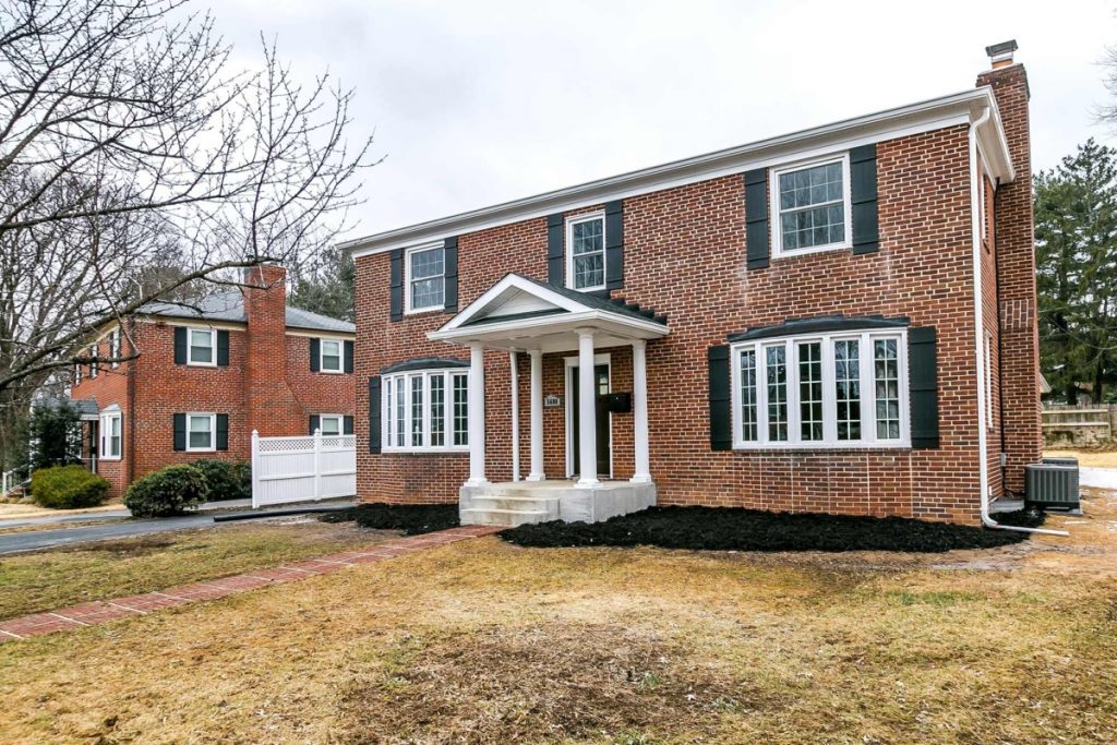 CR Newly Renovated House Purlington Way